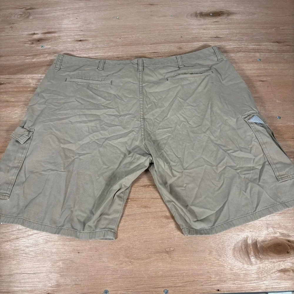 Wrangler Khaki Tan cargo shorts Size 42